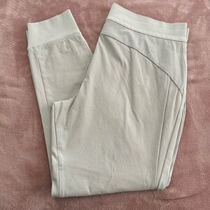 Women’s Size 16 Athleta Headlands Hybrid Trek Jogger Light Stone